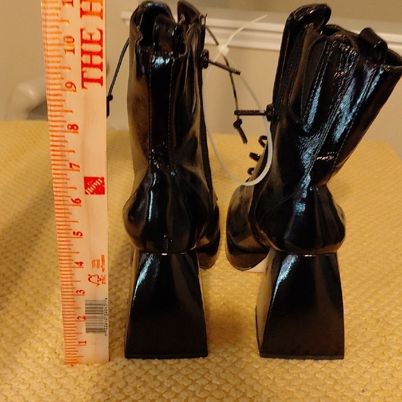 Circus by Sam Edelman Black Patent Lace-Up Block Heel Boots - Picture 3 of 3